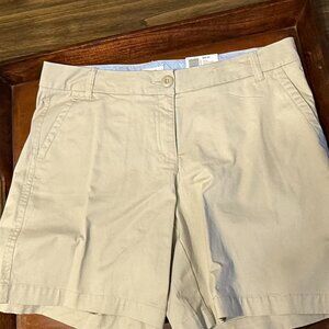 NWT crown & ivy caroline khaki shorts